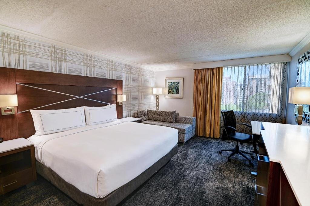DoubleTree by Hilton Madison Downtown
