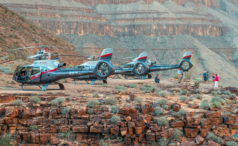 Grand Canyon Private Helicopter & Champagne Landing